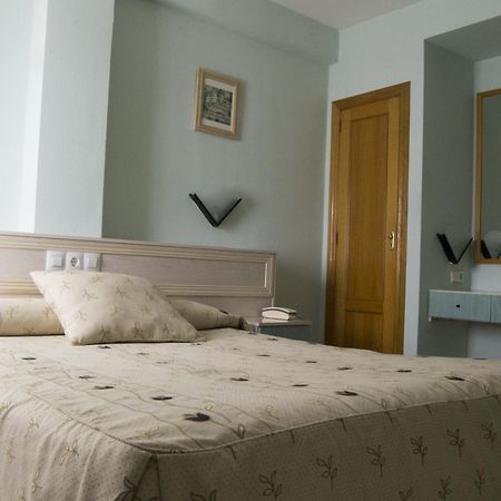 Hotel Rausan Alfajarín Kamer foto