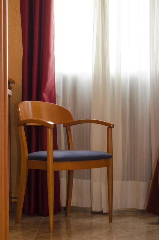 Hotel Rausan Alfajarín Buitenkant foto