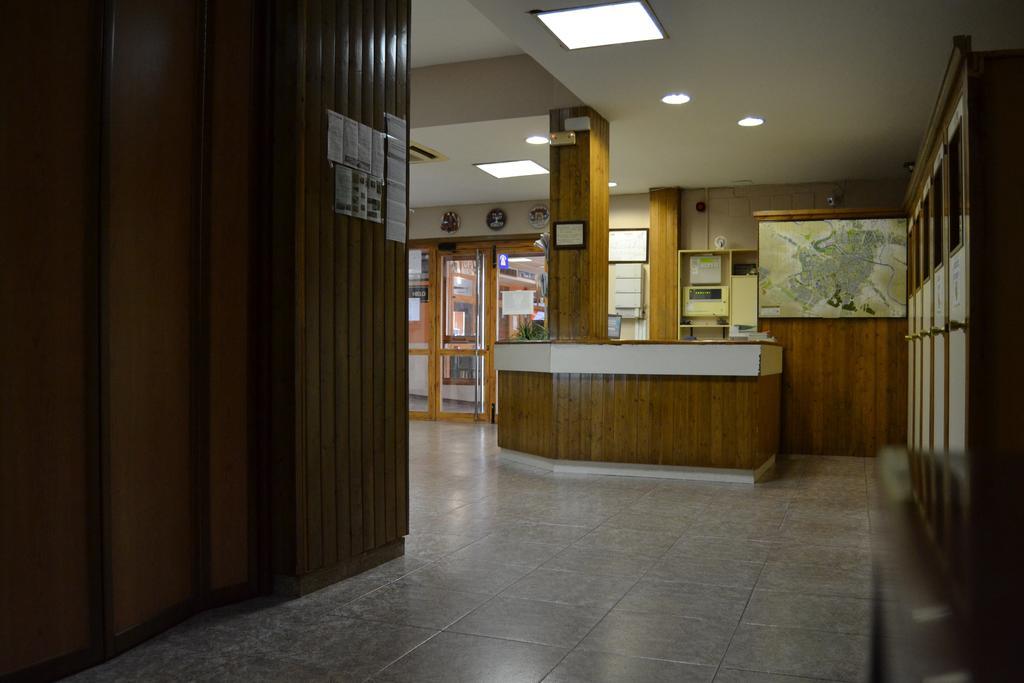 Hotel Rausan Alfajarín Buitenkant foto