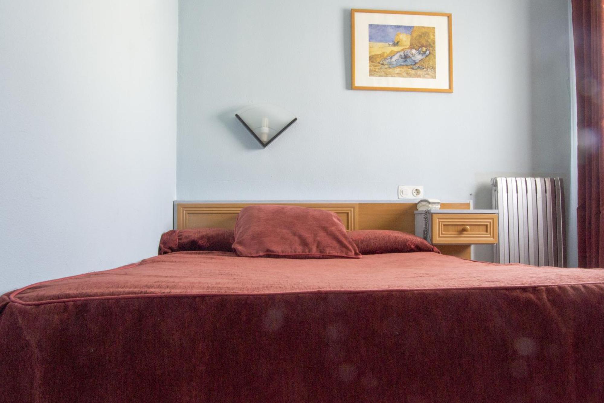 Hotel Rausan Alfajarín Kamer foto