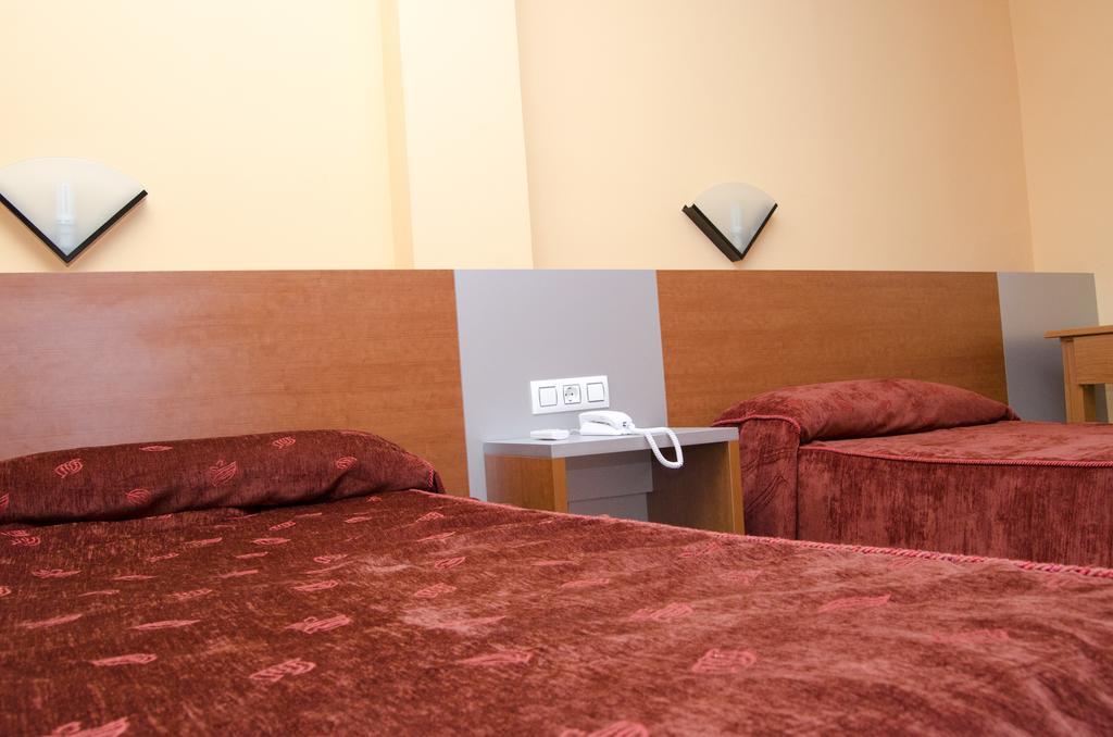 Hotel Rausan Alfajarín Kamer foto