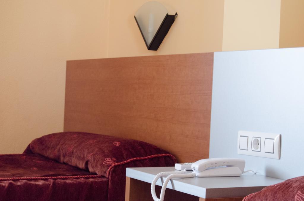 Hotel Rausan Alfajarín Kamer foto